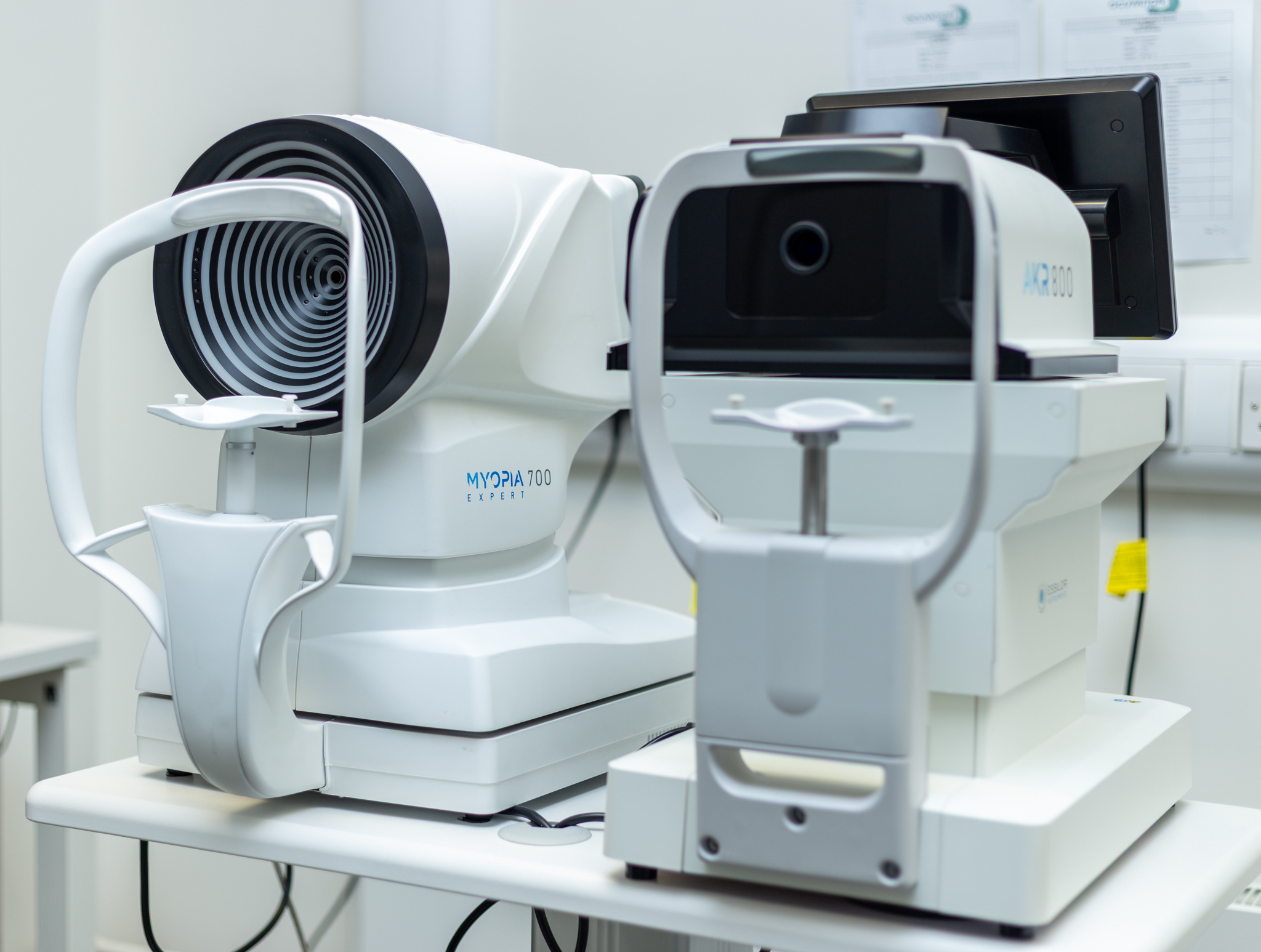 Myopia 700 Expert and AKR 800